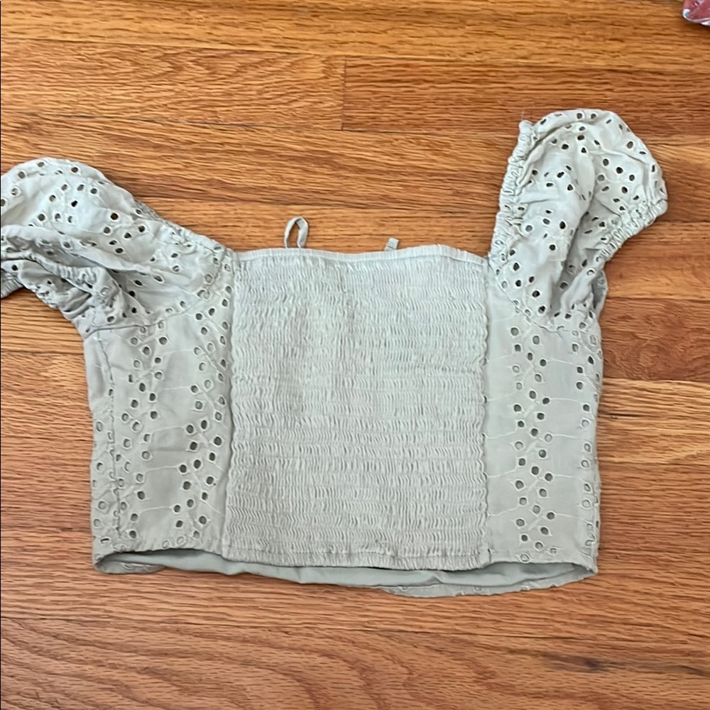 Hollister Green Puff Sleeve Crop Blouse - Picture 4 of 4